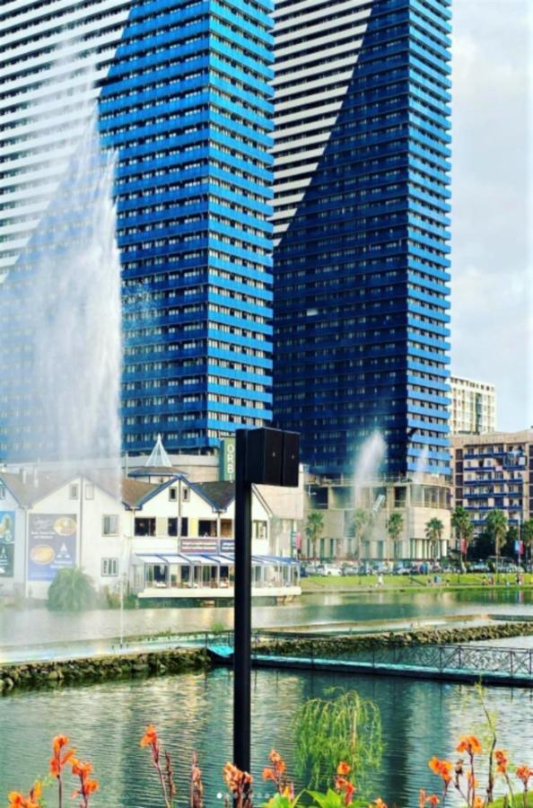 Orbi Twin Towers Aparthotel With Sea View Батуми Екстериор снимка