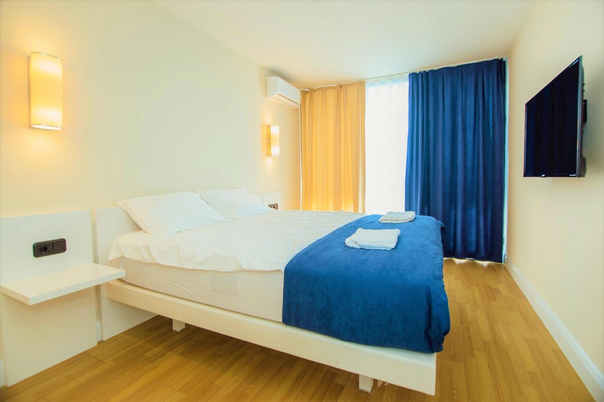 Orbi Twin Towers Aparthotel With Sea View Батуми Екстериор снимка