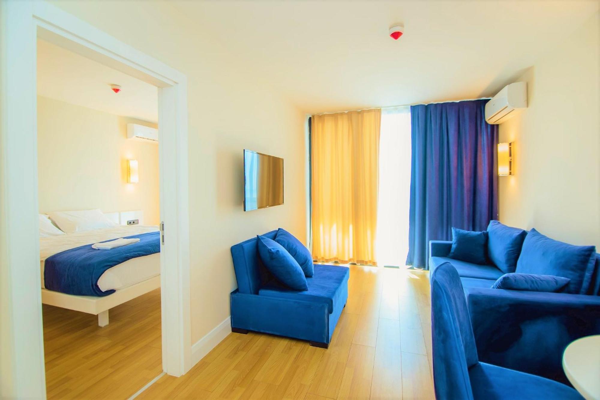 Orbi Twin Towers Aparthotel With Sea View Батуми Екстериор снимка