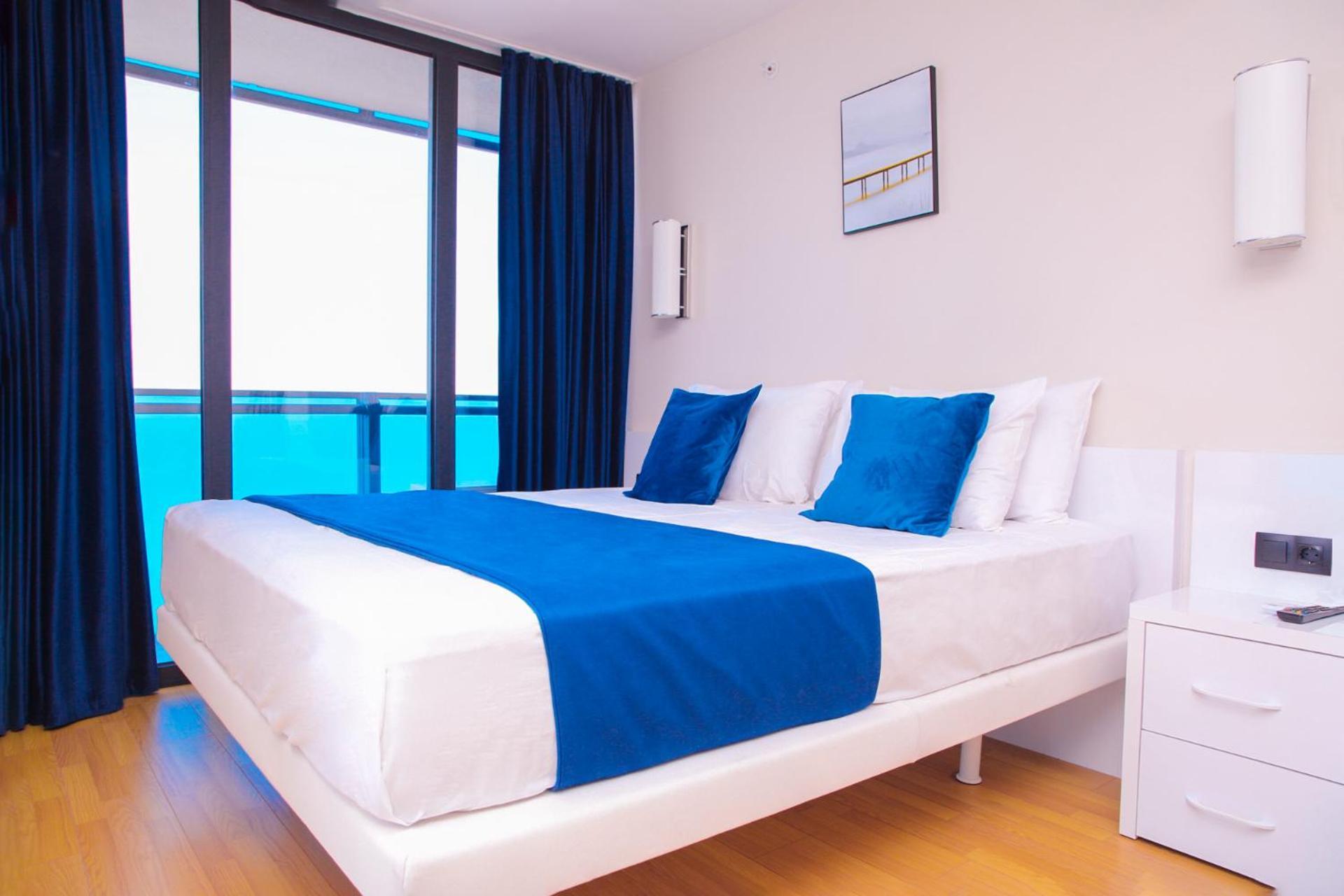 Orbi Twin Towers Aparthotel With Sea View Батуми Екстериор снимка