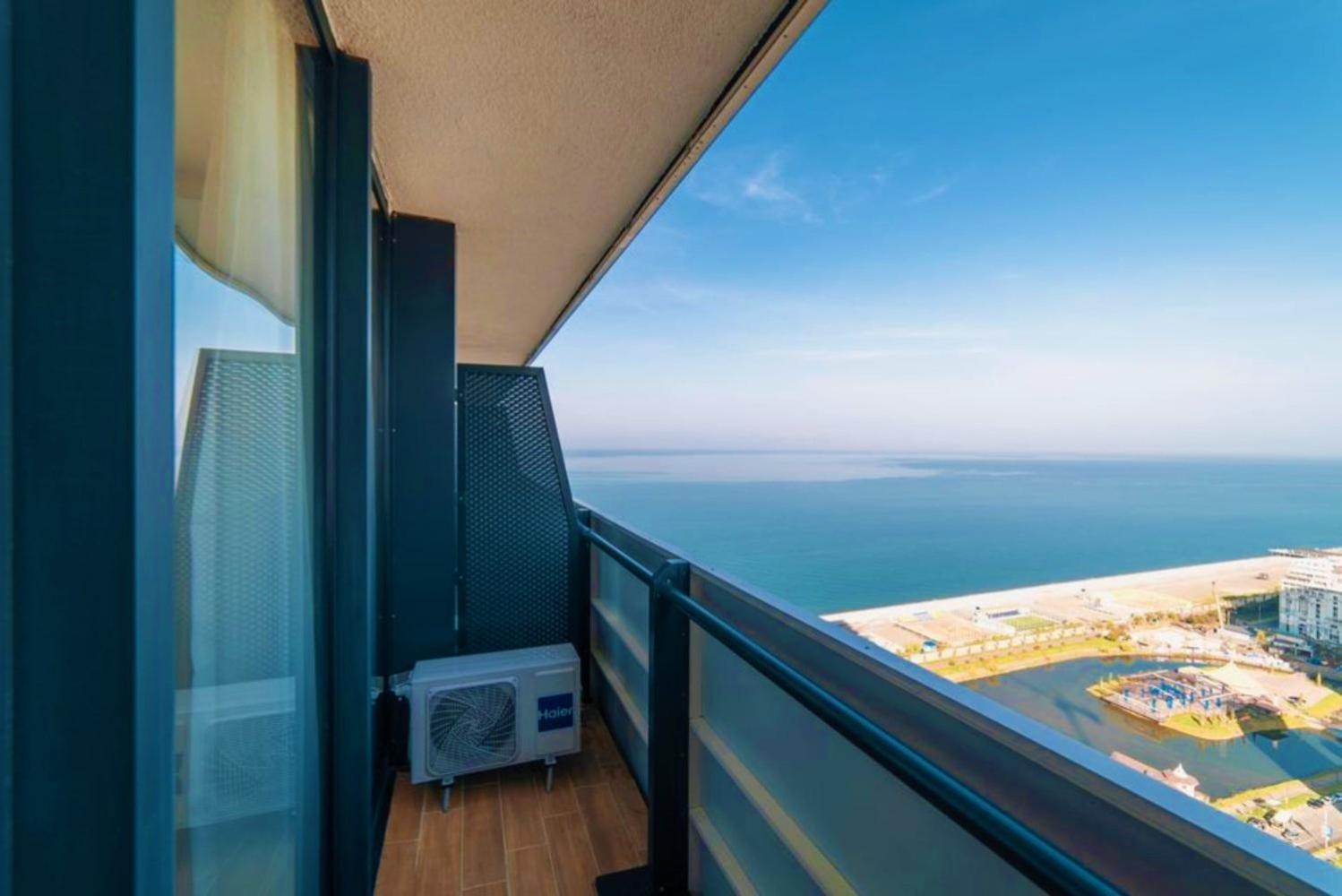 Orbi Twin Towers Aparthotel With Sea View Батуми Екстериор снимка