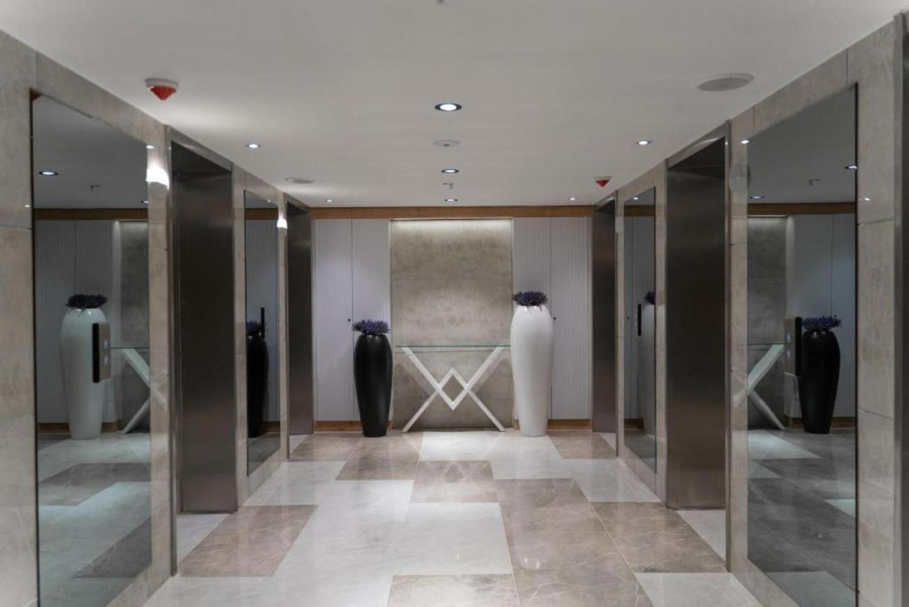Orbi Twin Towers Aparthotel With Sea View Батуми Екстериор снимка
